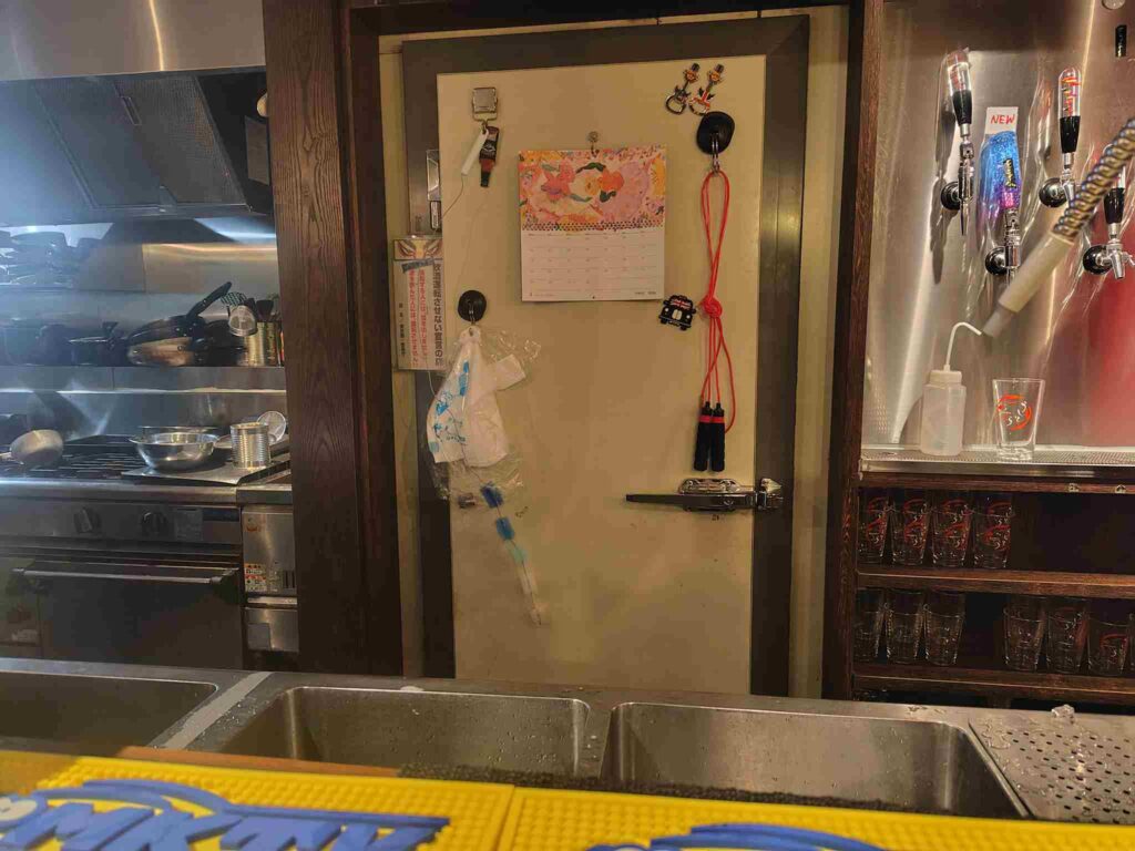 BeerBarうしとら壱号店_なわとび
