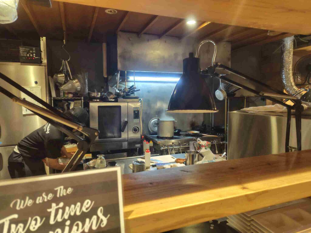 月と太陽Brewing_キッチン